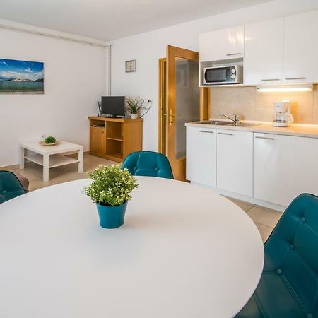 Apartments Marija & Anton Malinska Zewnętrze zdjęcie
