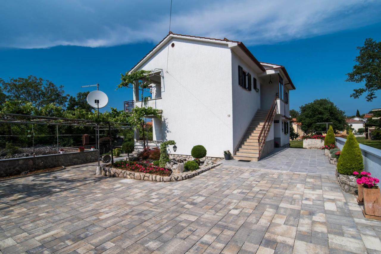 Apartments Marija & Anton Malinska Zewnętrze zdjęcie