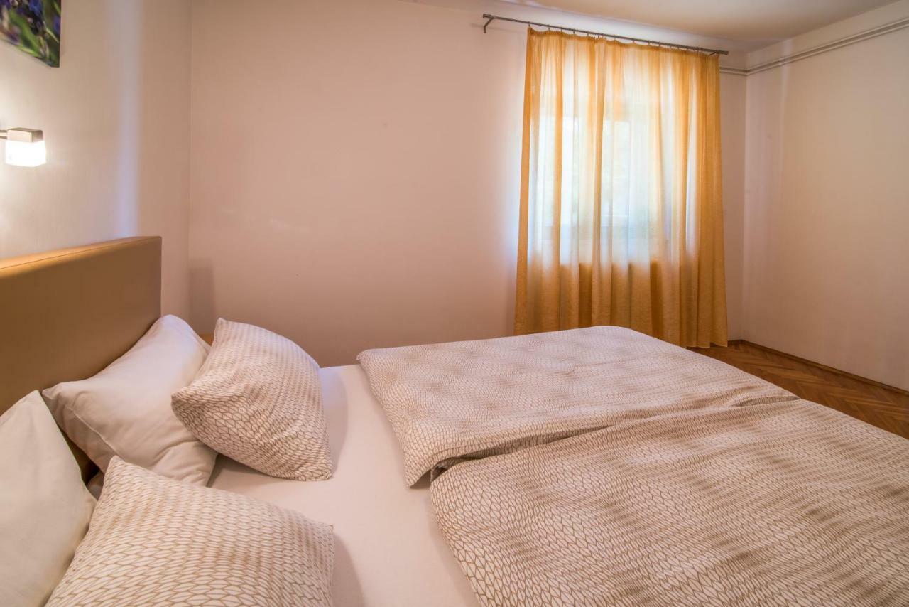 Apartments Marija & Anton Malinska Zewnętrze zdjęcie