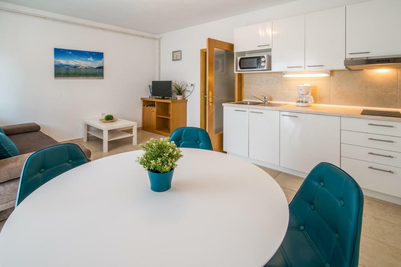 Apartments Marija & Anton Malinska Zewnętrze zdjęcie
