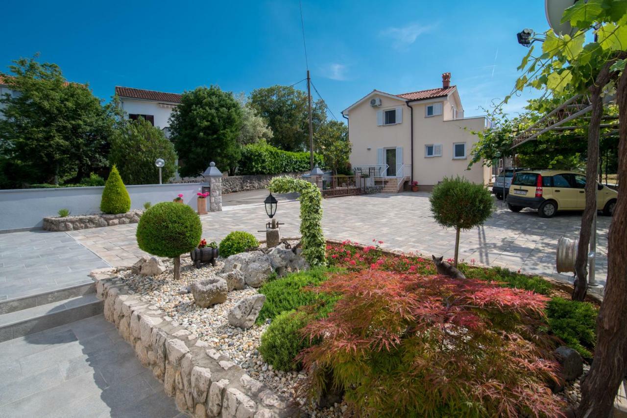 Apartments Marija & Anton Malinska Zewnętrze zdjęcie