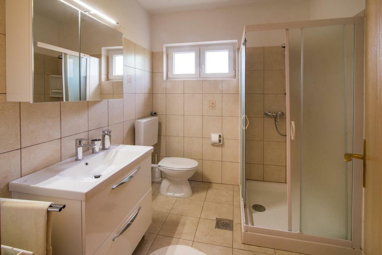 Apartments Marija & Anton Malinska Zewnętrze zdjęcie