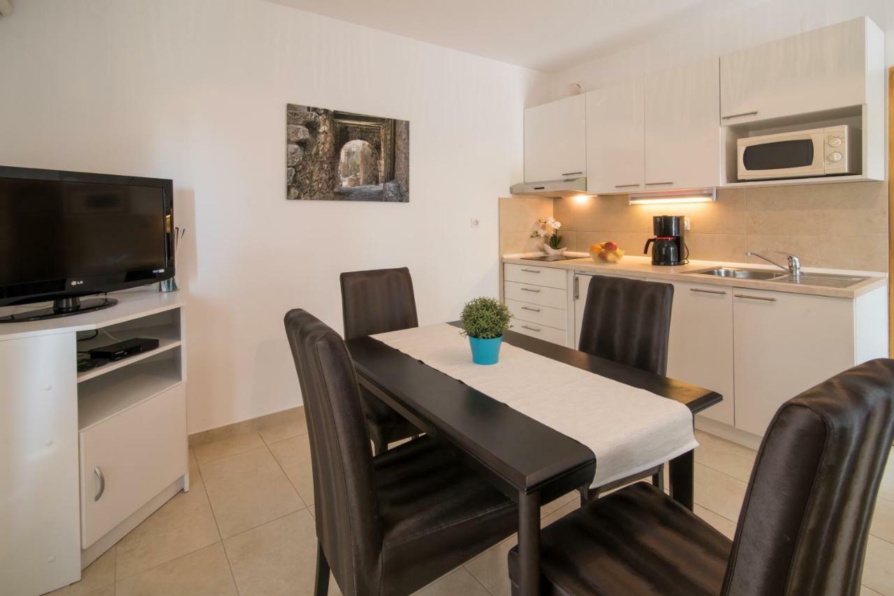 Apartments Marija & Anton Malinska Zewnętrze zdjęcie