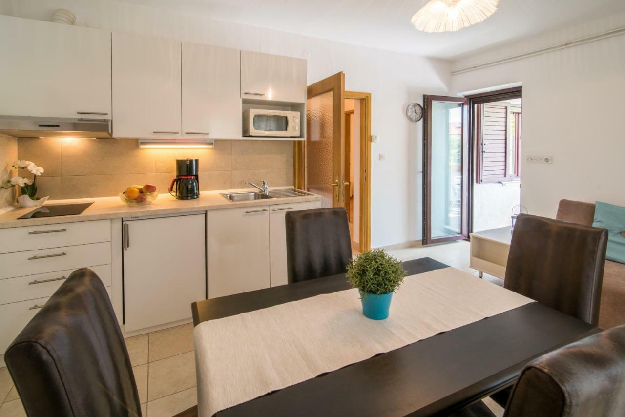 Apartments Marija & Anton Malinska Zewnętrze zdjęcie