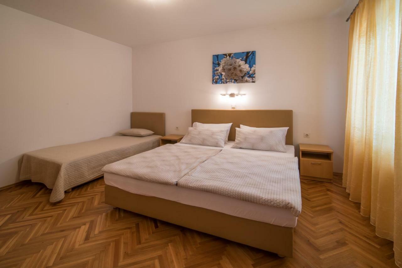 Apartments Marija & Anton Malinska Zewnętrze zdjęcie